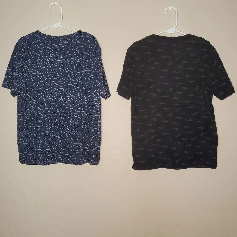 Old Navy Boys Blue Waves Black & Gray Shark Short Sleeve T-shirts Size Medium 8